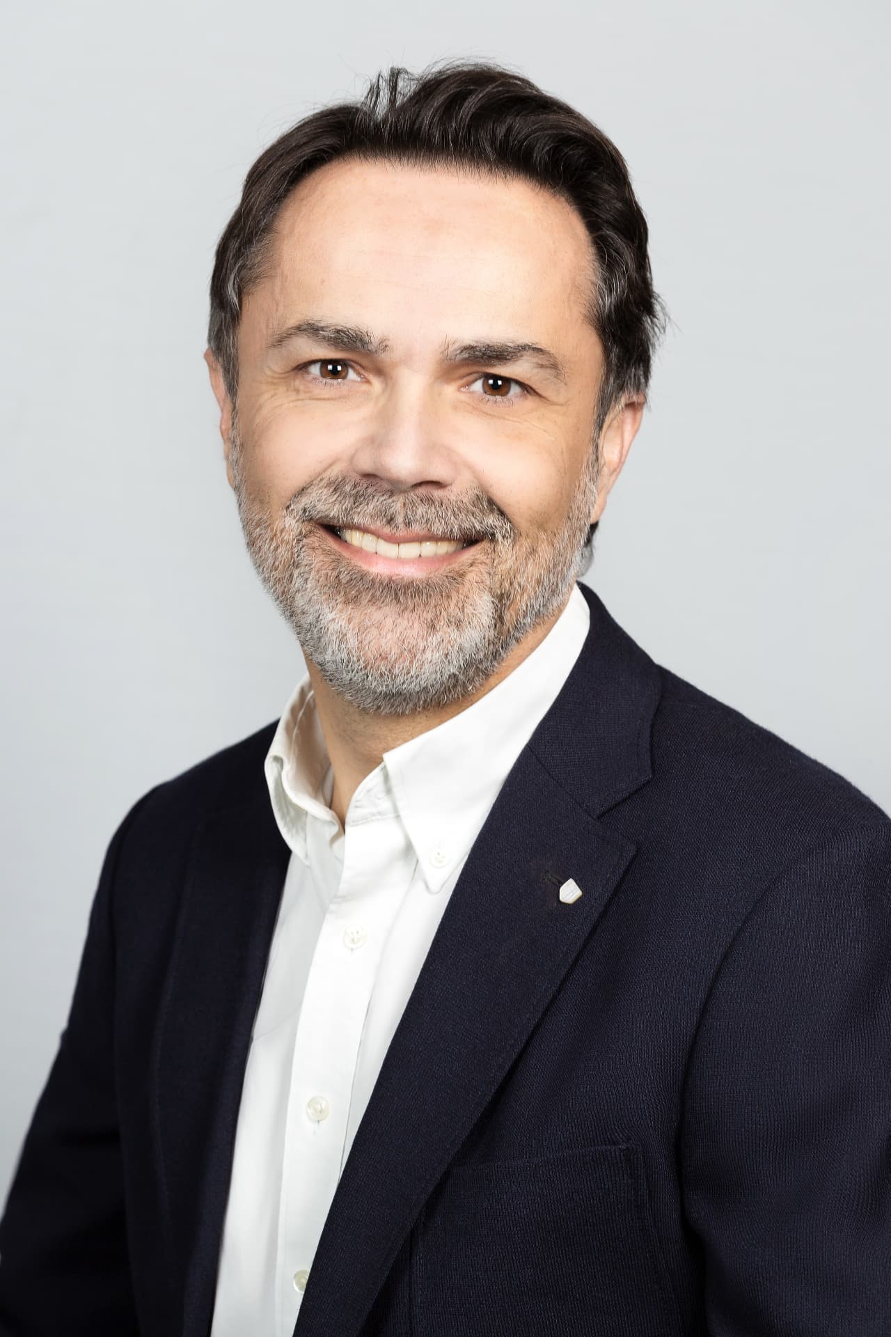 Portrait of Milan Majer, Founder and Managing Director of M2Advisory